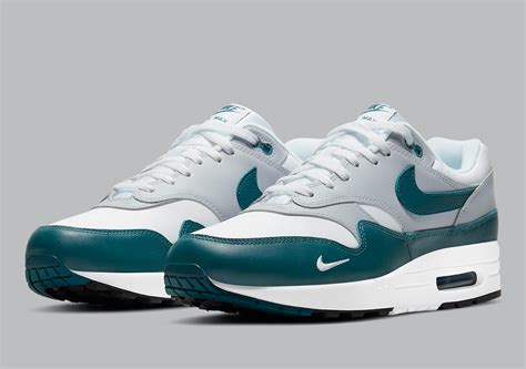 nike air max lv 8|NIKE AIR MAX 1 LV8 .